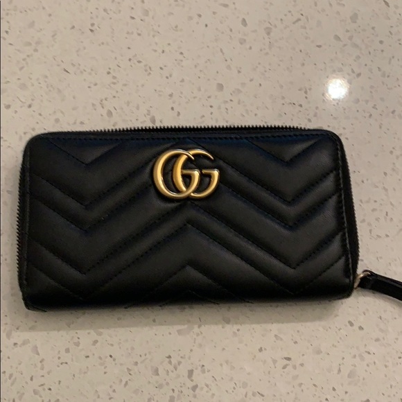 Gucci Handbags - Gucci wallet black